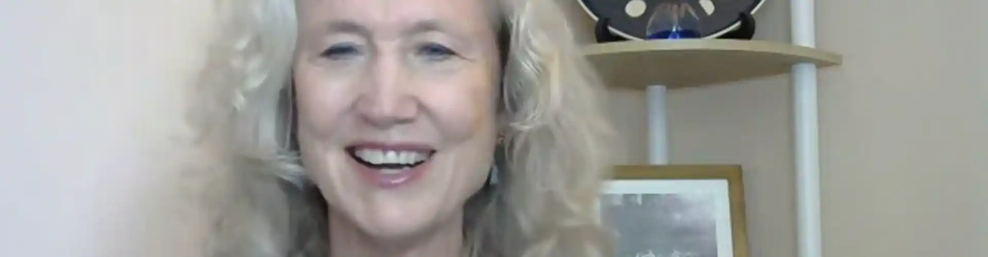 Pagsasanay sa Kirtan Kriya para sa Mind, Body, Spirit Wellness kasama si Deborah Roth - Online Class by The Wellness Universe